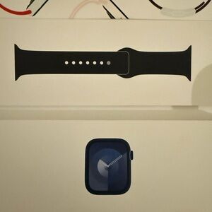 9 Series Apple Watch Brand New!